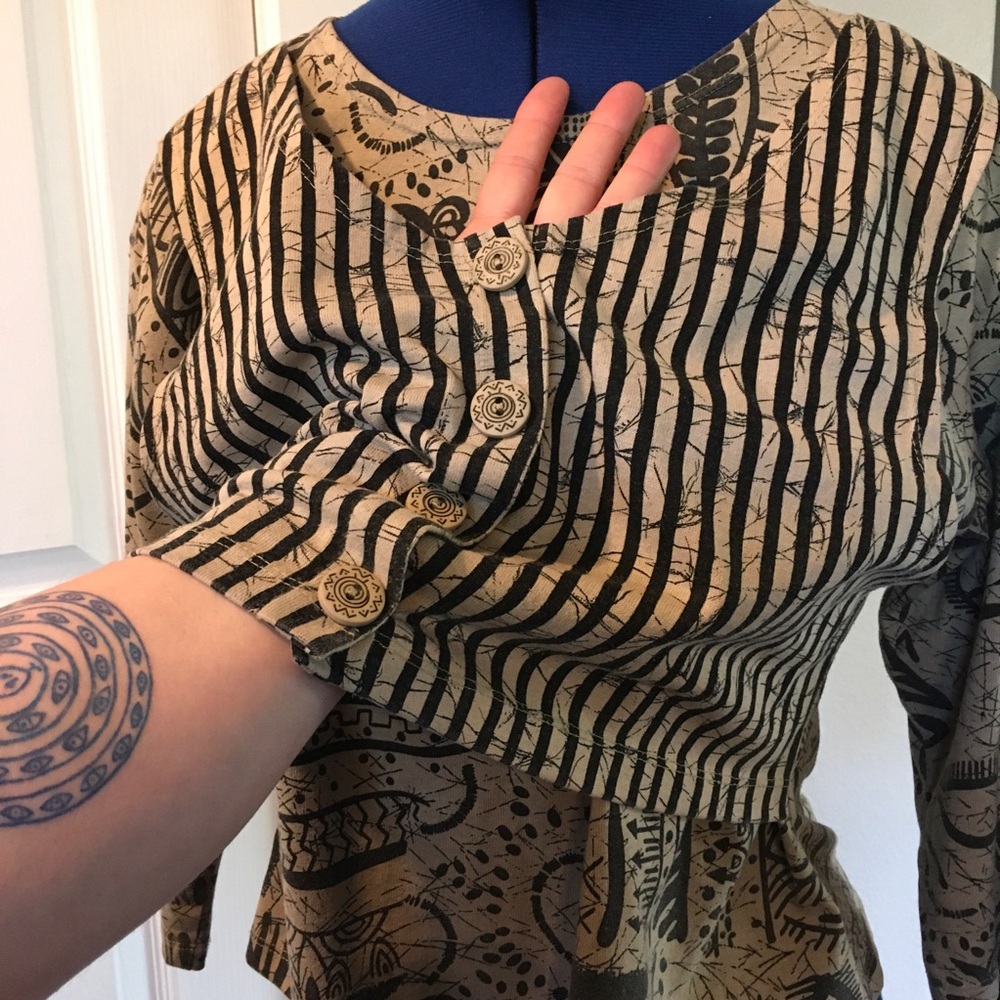 Vintage FRITZI Black & Tan Graphic Top with Vest - Picture 6 of 14